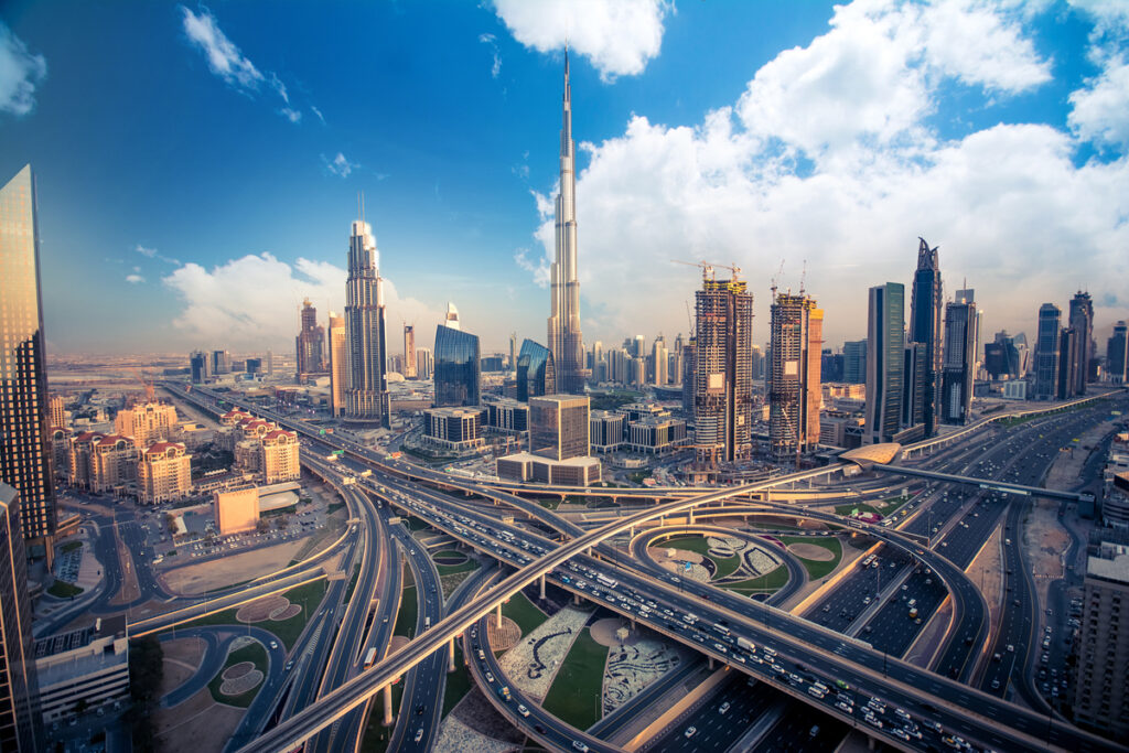 A jövő városa sok honfitársunk álma. Vonzó desztináció, külföldiként maga a megtestesült álom. MINDEN AMI DUBAI!